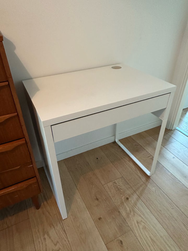 Skrivebord, Ikea, b: 73 d: 50 h: 75