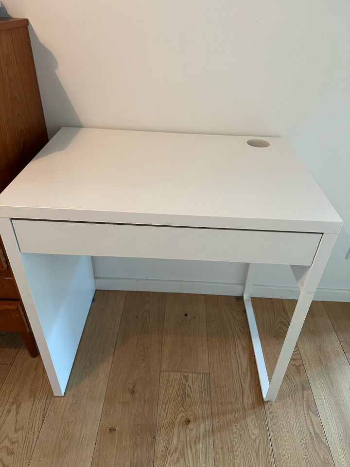 Skrivebord, Ikea, b: 73 d: 50 h: 75