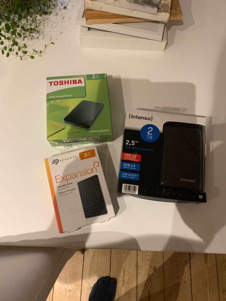 Seagate, Toshiba og Intenso,