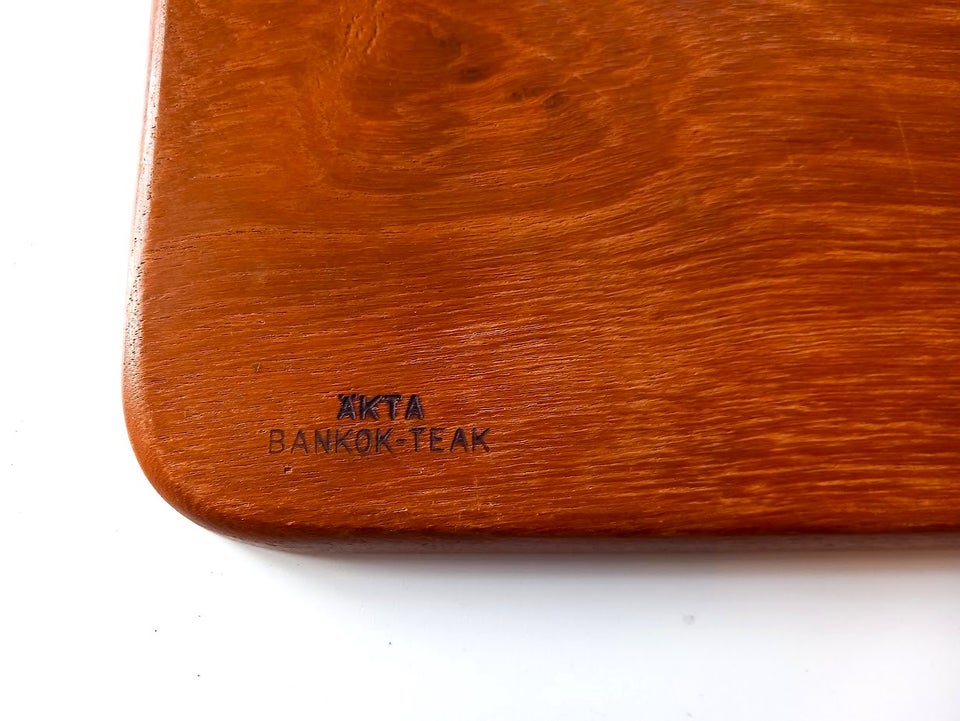 Teak Bakke, Teaktræs Bakke,