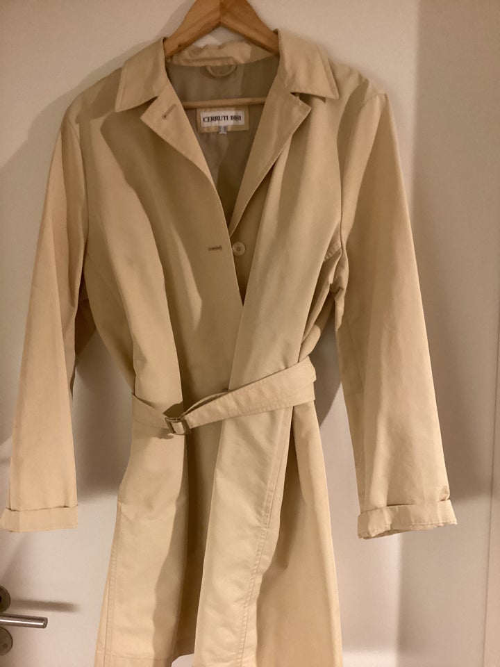 Trenchcoat str 44 Cerutti