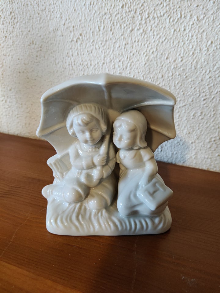 Hvid porcelænsfigur