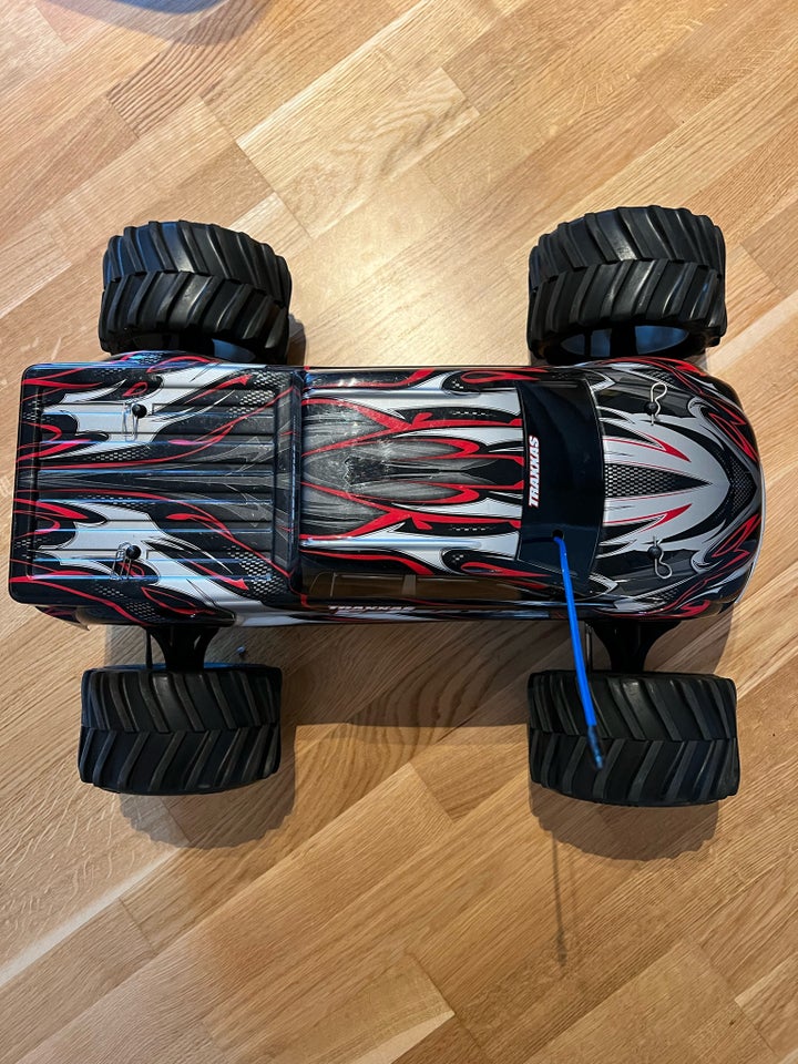 Fjernstyret bil, TRAXXAS E-MAXX