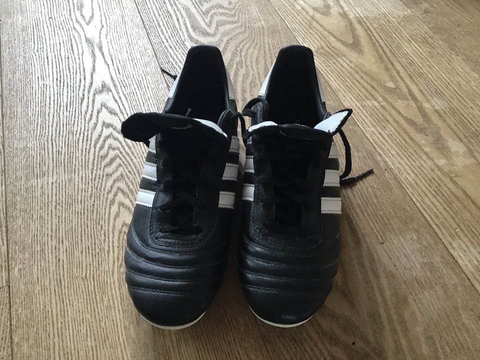 Fodboldstøvler, Adidas Copa