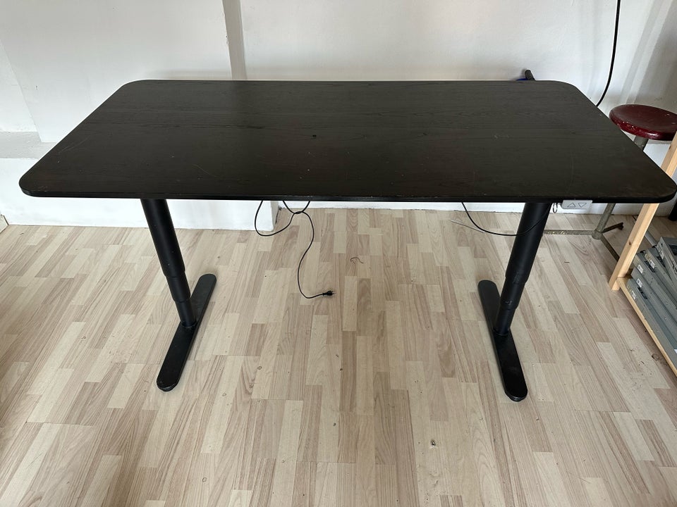 Skrivebord IKEA BEKANT b: 180 d: