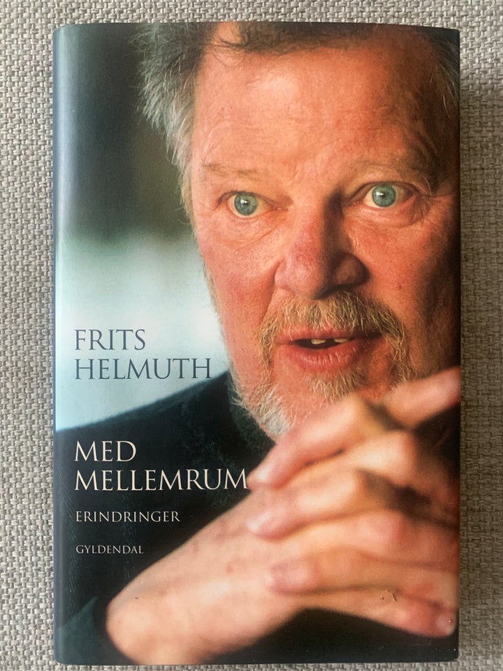 Med mellemrum, Frits Helmuth