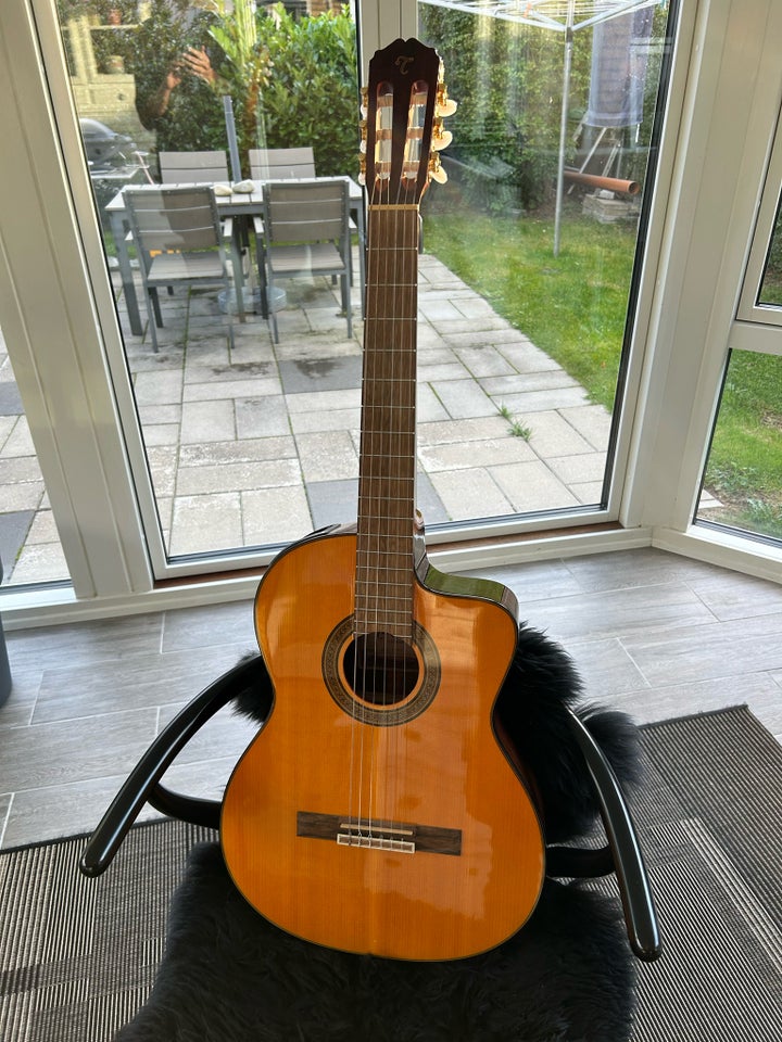 Klassisk, Takamine TG5CE