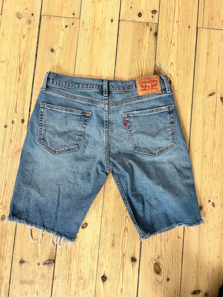 Shorts, Lewis , str. 30