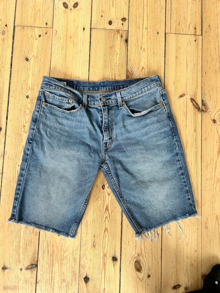 Shorts, Lewis , str. 30