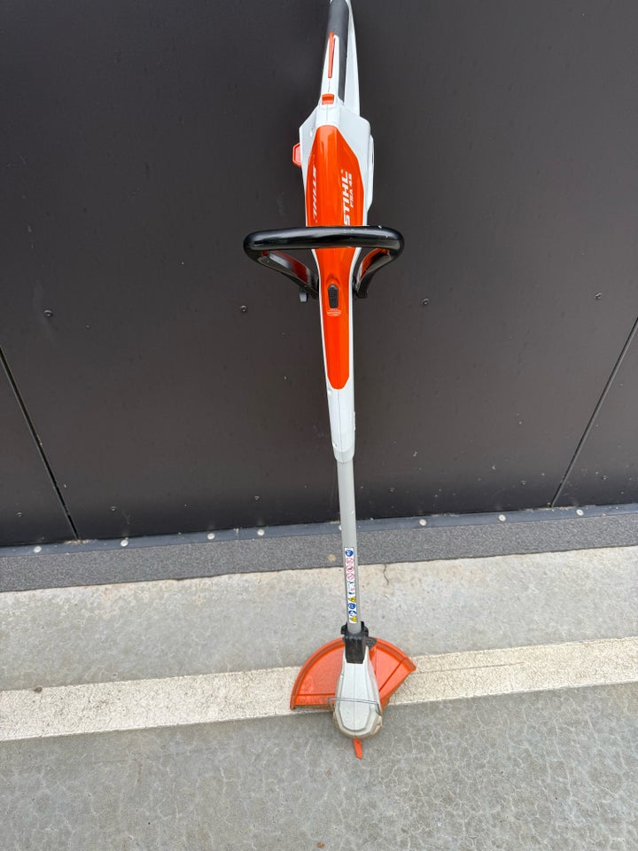 Kanttrimmer, STIHL