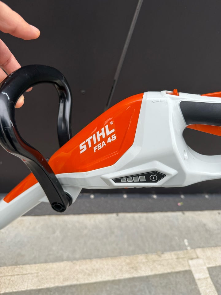 Kanttrimmer, STIHL