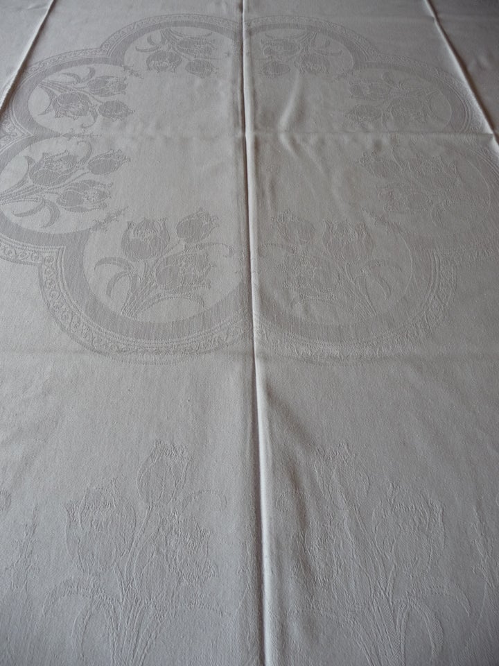 DUG - BORDDUG - HVID DAMASK L 132 cm -