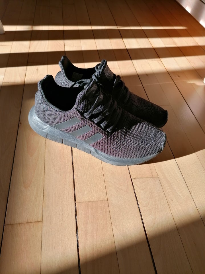 Sneakers, Adidas swift run, str. 44