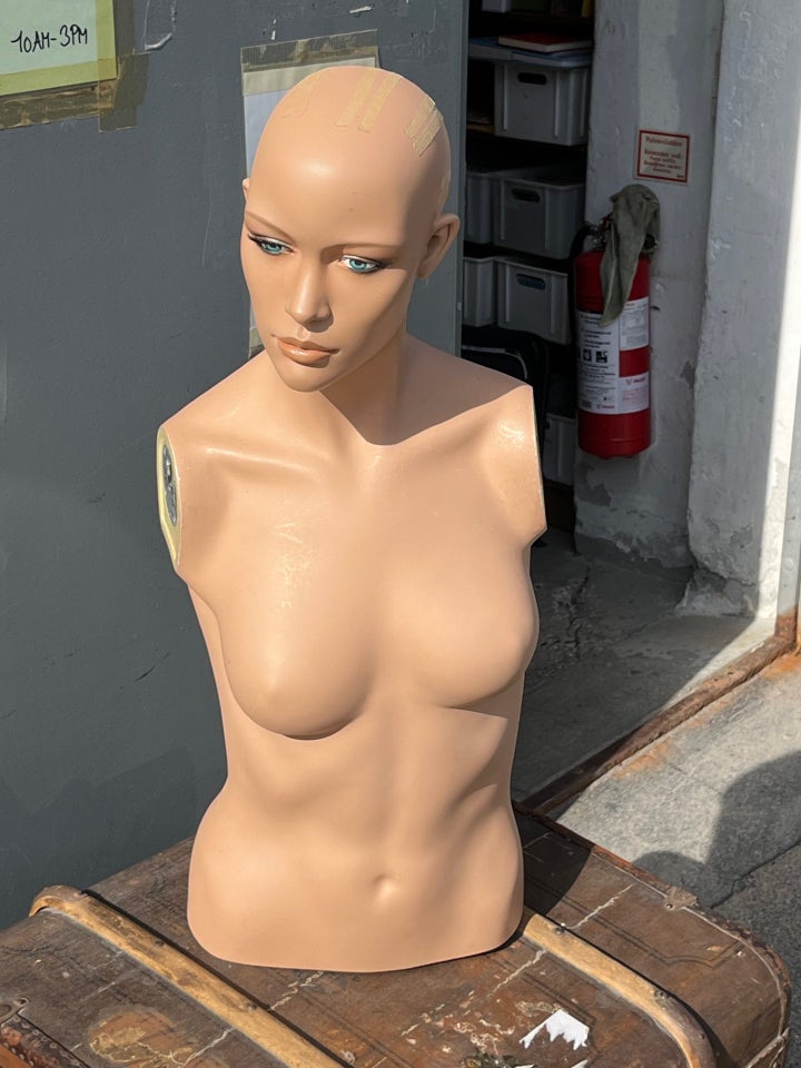 Mannequin torso dame