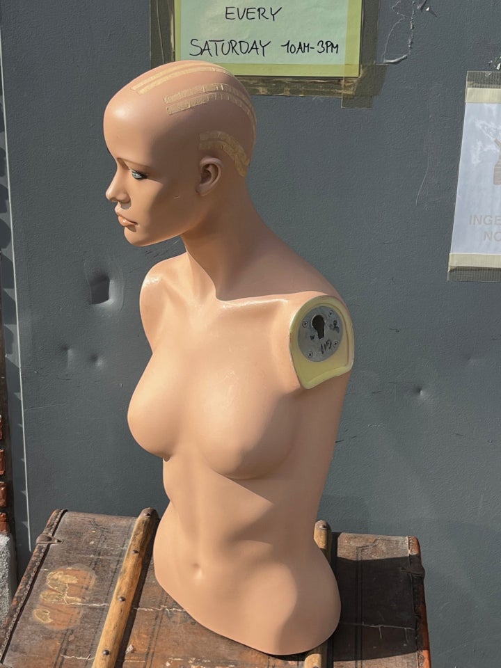 Mannequin torso dame