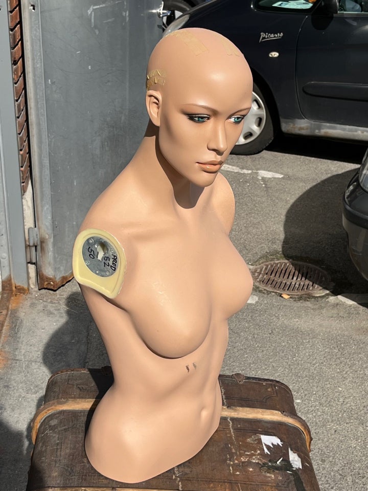 Mannequin torso dame