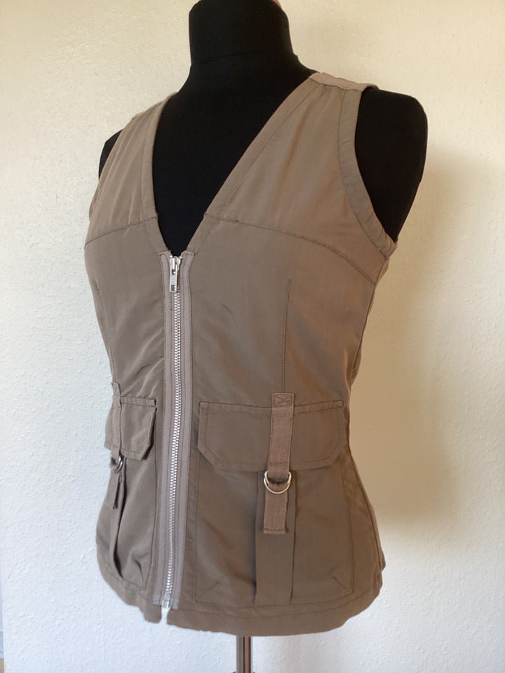 Vest Fransa  str 36