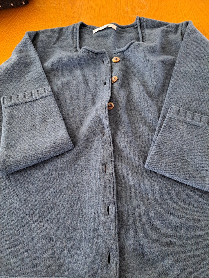 Cardigan, Mansted, str. 40