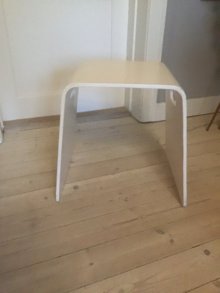 Skammel Ikea ?