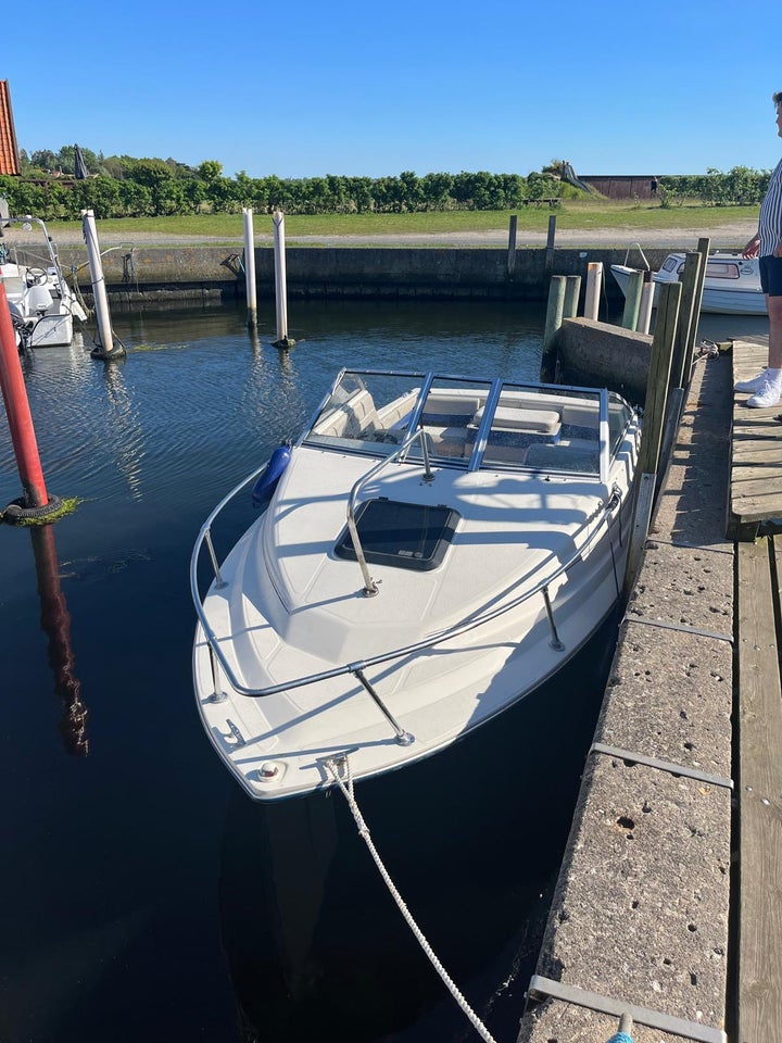 Bayliner Capri 1952