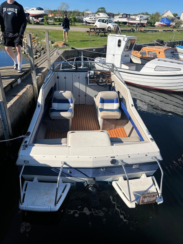 Bayliner Capri 1952