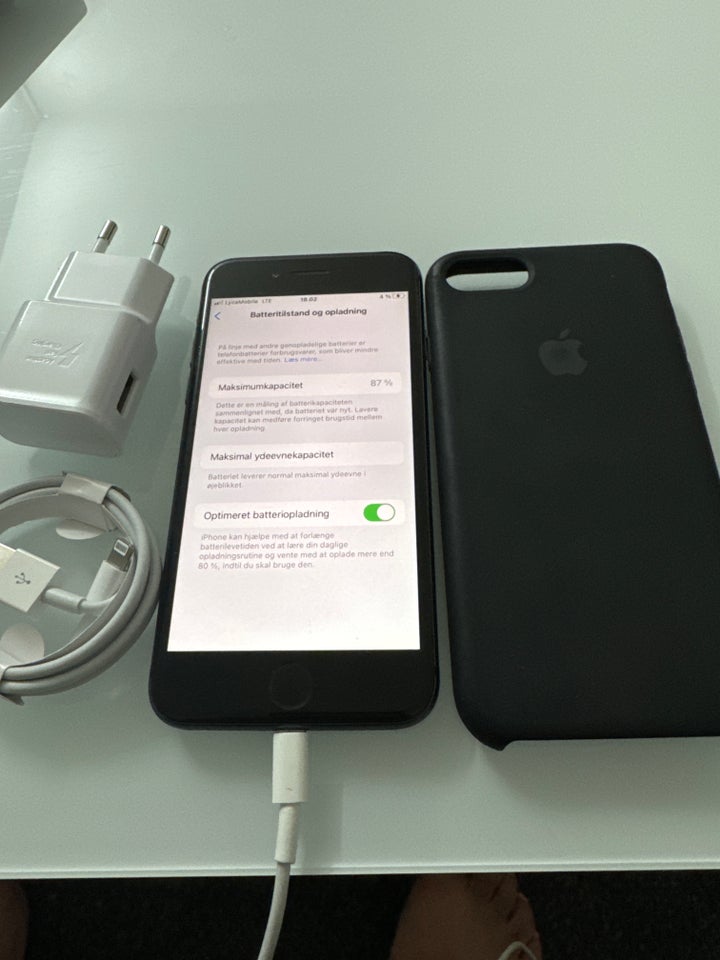 iPhone 8, 64 GB, sort