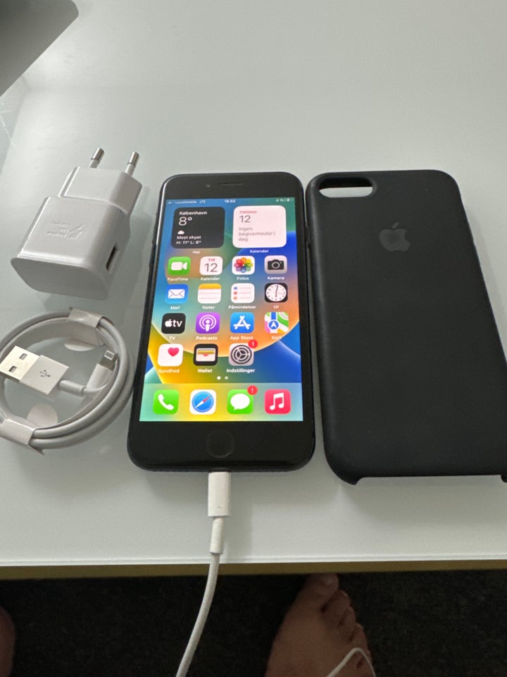 iPhone 8, 64 GB, sort