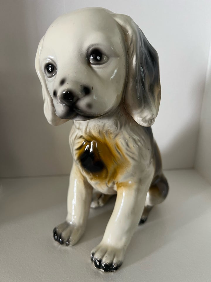 Flot gammel patineret hunde figur