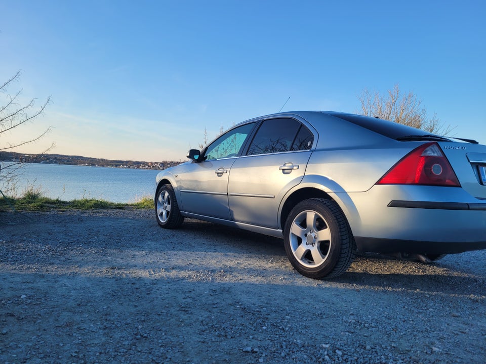 Ford Mondeo Benzin inkl.Nr. Pl Skal