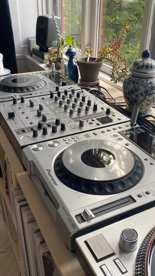 CDJ 850 og DJM 700, Pioneer