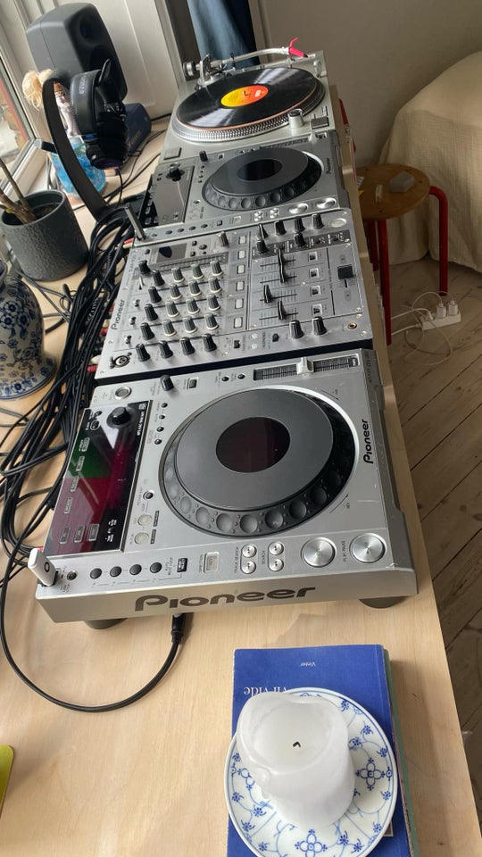 CDJ 850 og DJM 700, Pioneer