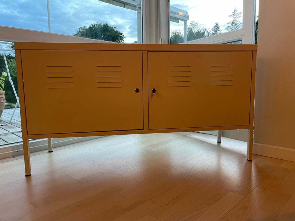 Stålskab Ikea b: 119 d: 40 h: 63