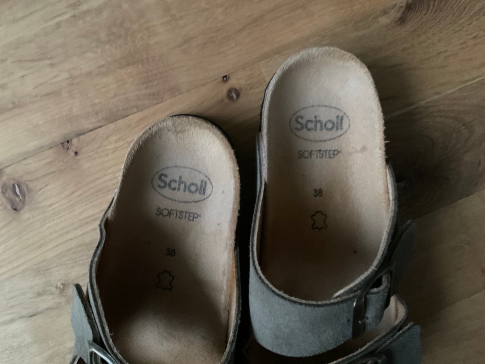 Sandaler, str. 38, SCHOLL