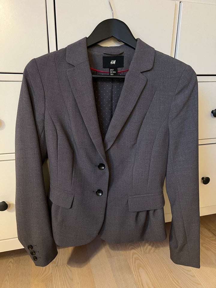 Blazer, str. 38, HM