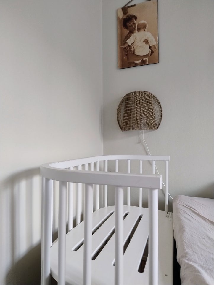 Anden barneseng, Babybay bedside