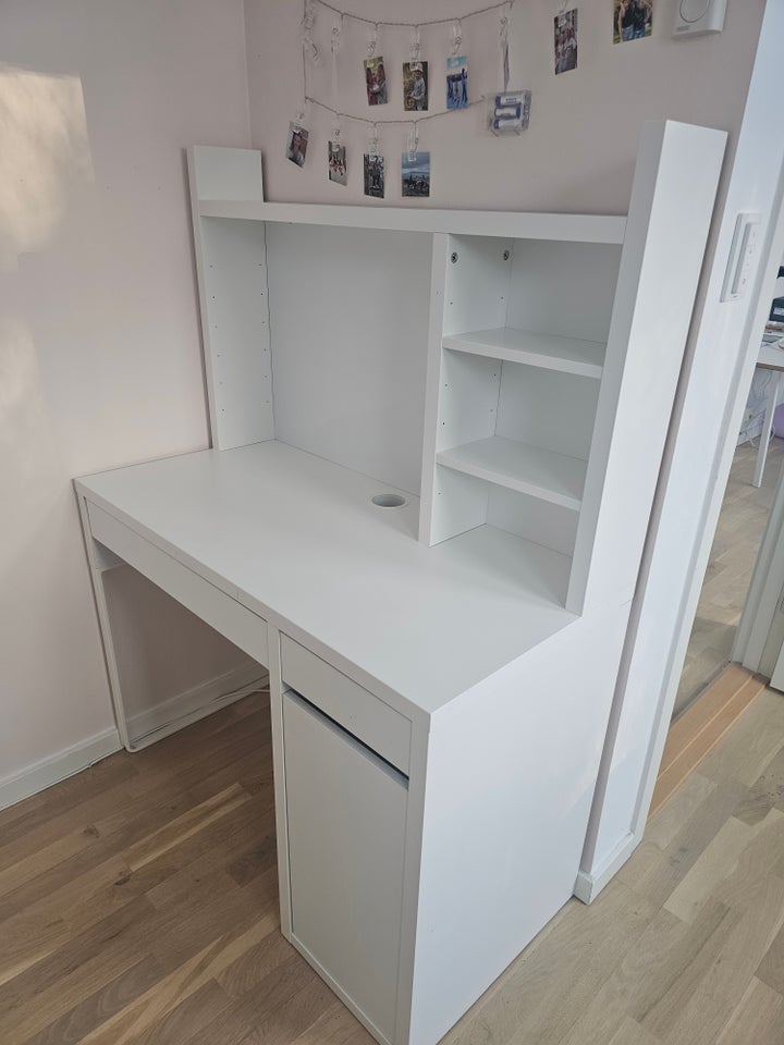 Skrivebord, Ikea, b: 105 d: 50 h: 76