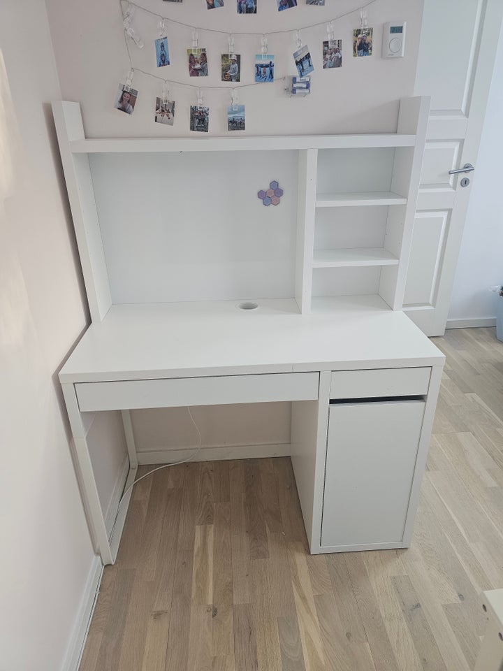 Skrivebord, Ikea, b: 105 d: 50 h: 76