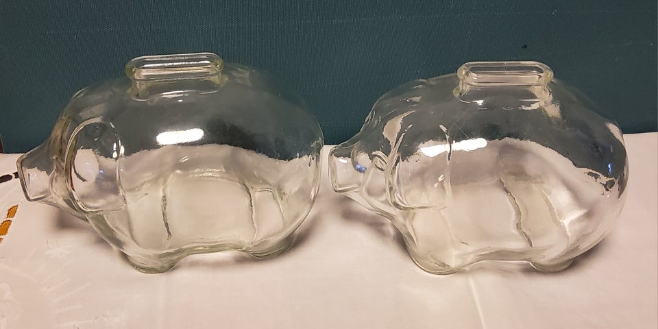 Sparebøsse, 2 glas sparegrise