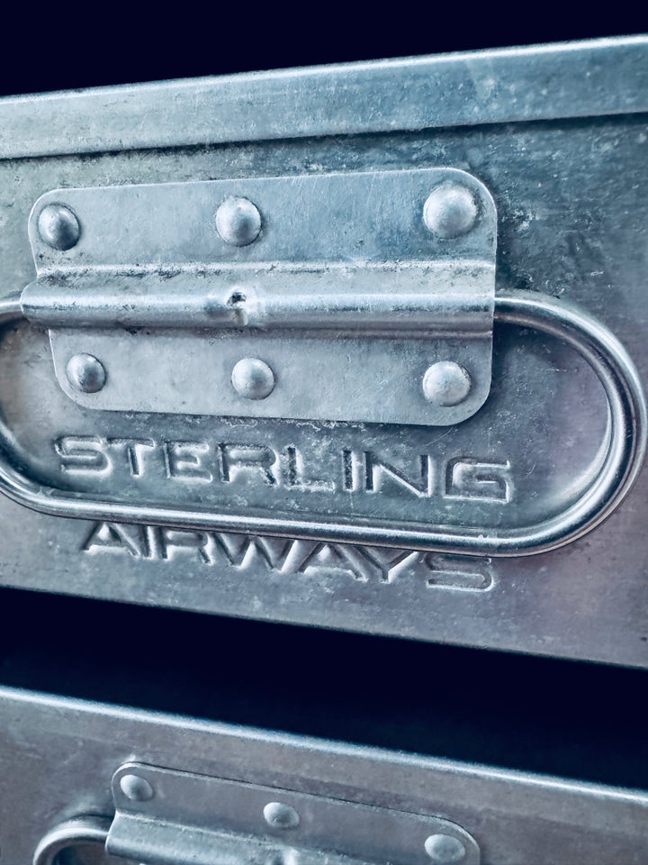 Flyskuffer, Sterling Airways