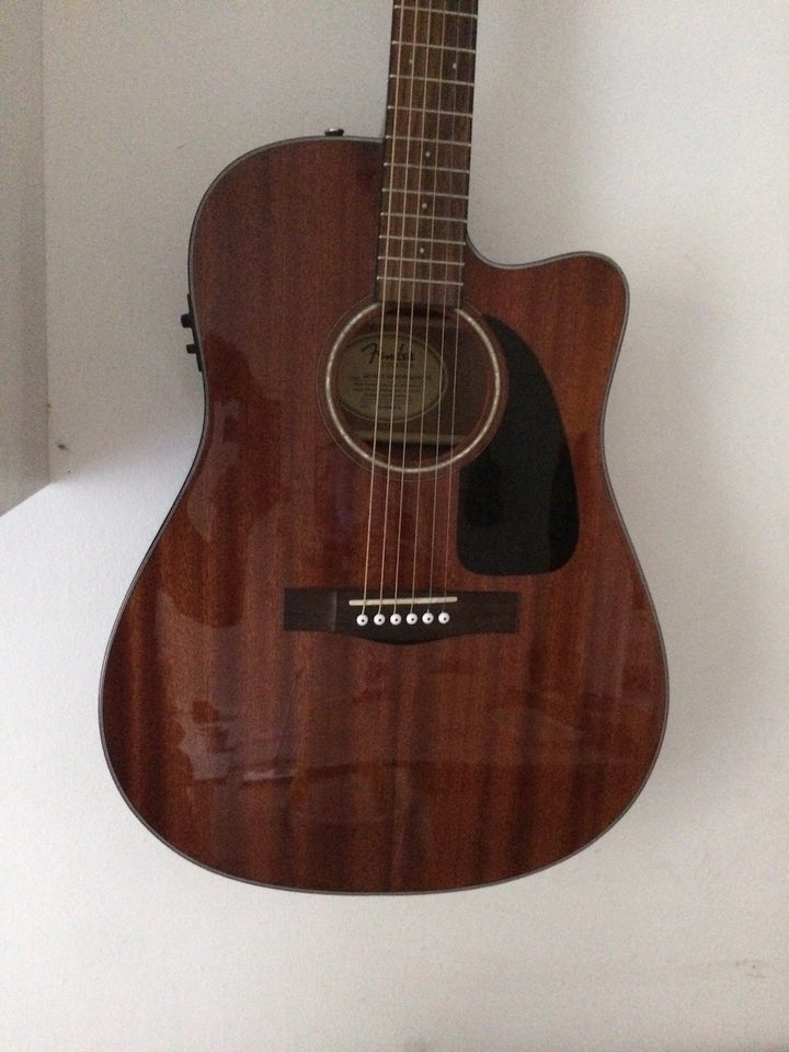 Halvakustisk, Fender CD-60CE