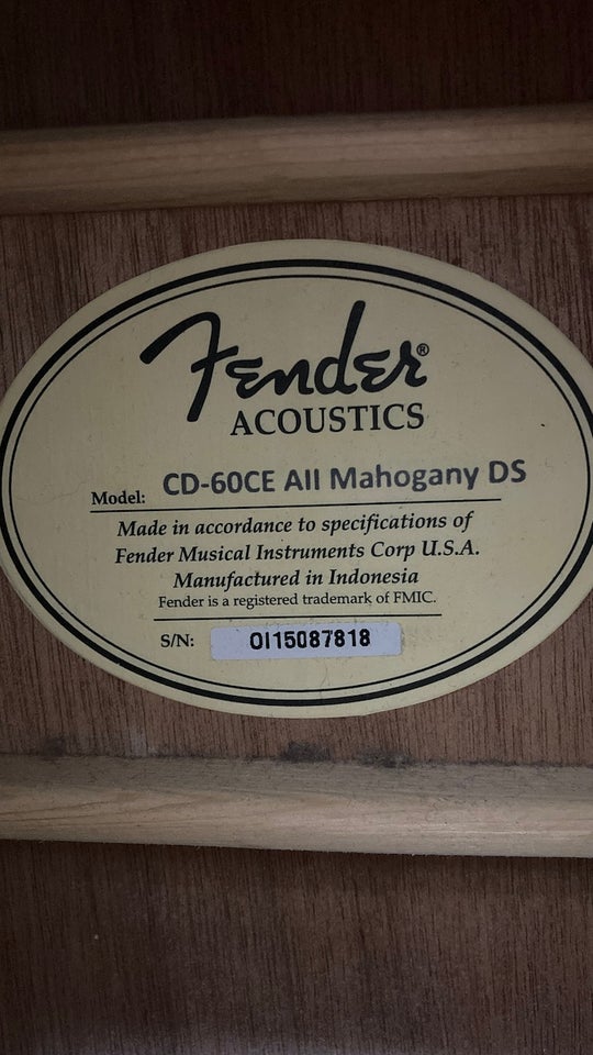 Halvakustisk, Fender CD-60CE