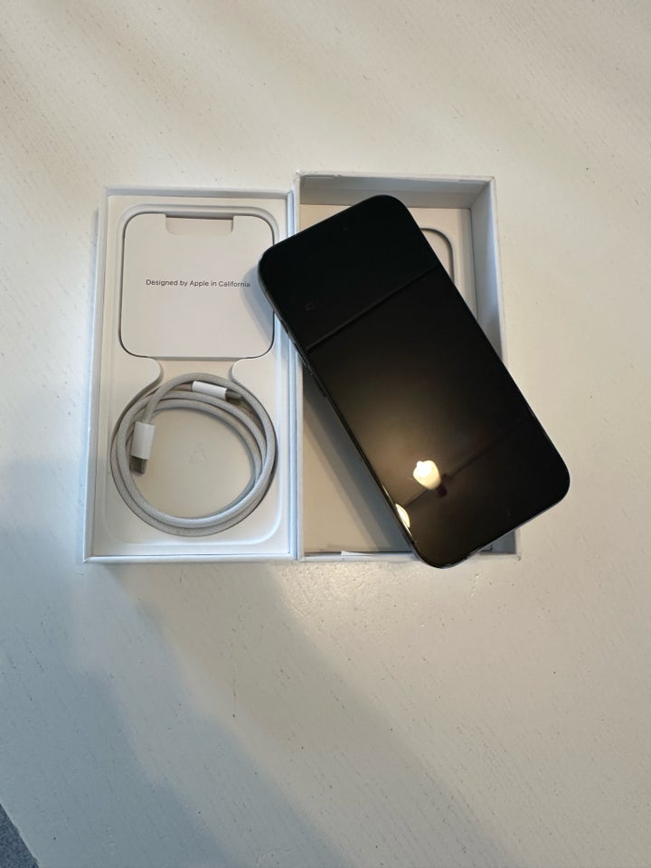 iPhone 15 Pro, 128 GB, sort