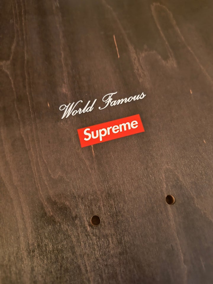 Skateboard, Supreme