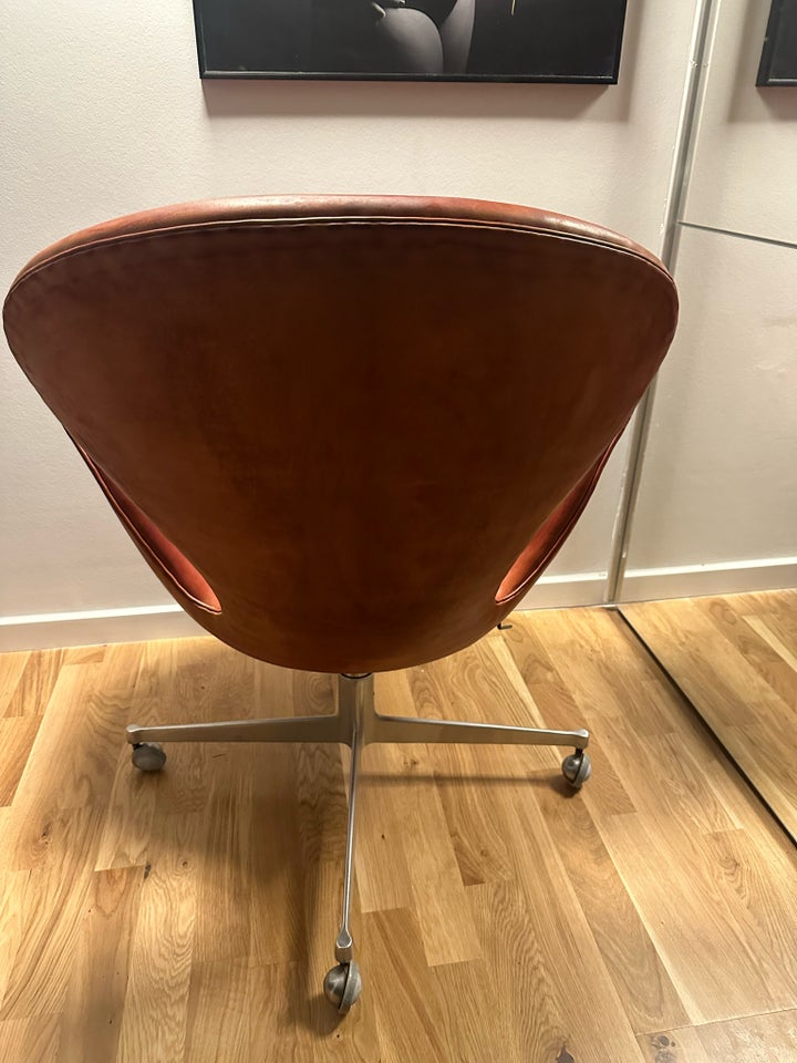 Arne Jacobsen Svanen Lounge stol