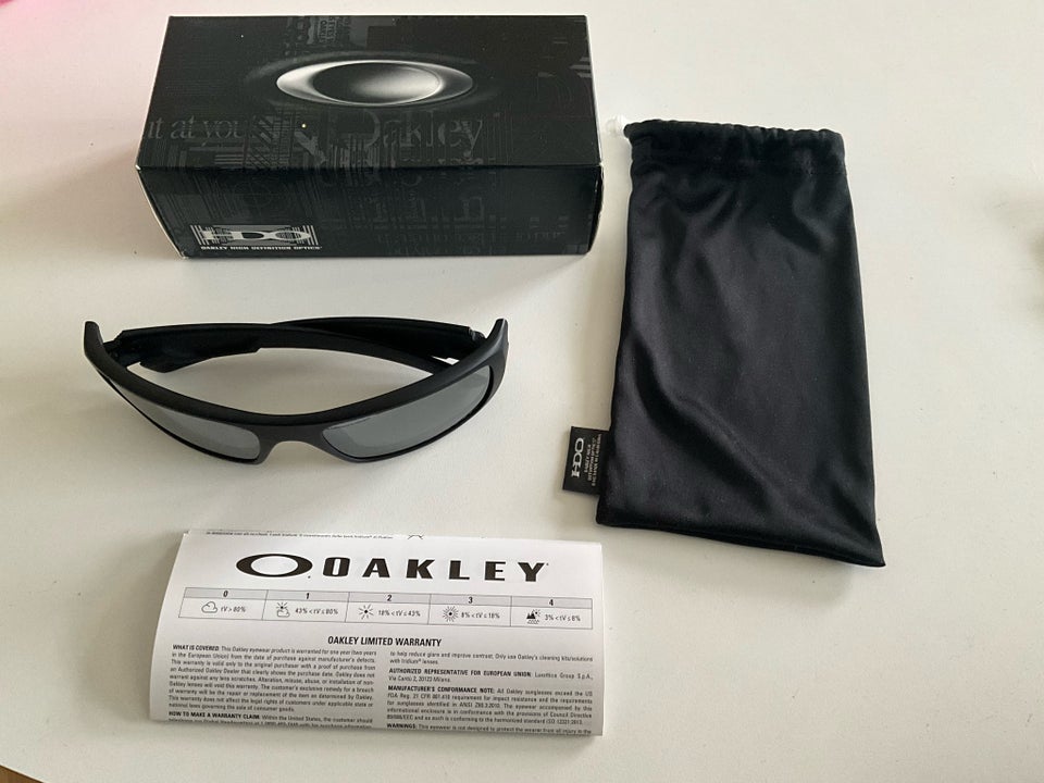 Solbriller herre, Oakley