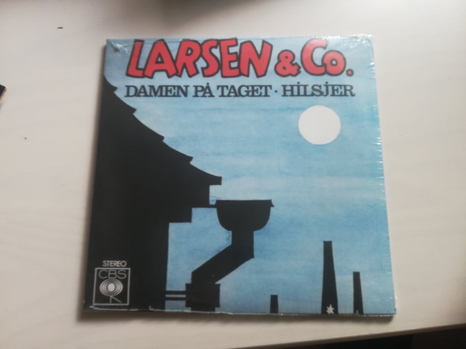 Single Larsen  Co Damen På Taget /