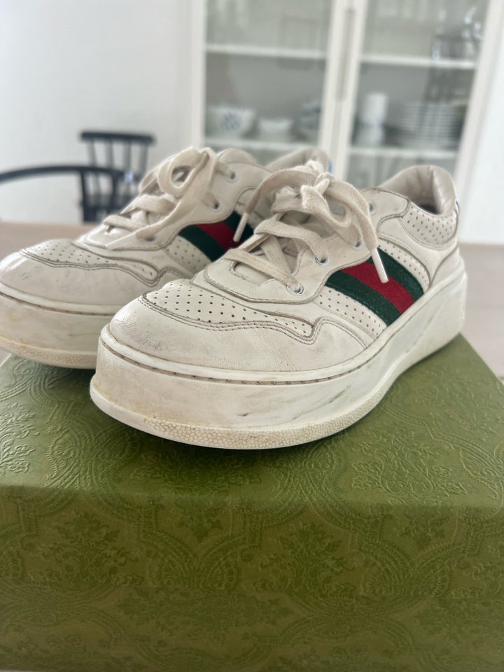 Sneakers, str. 33, Gucci