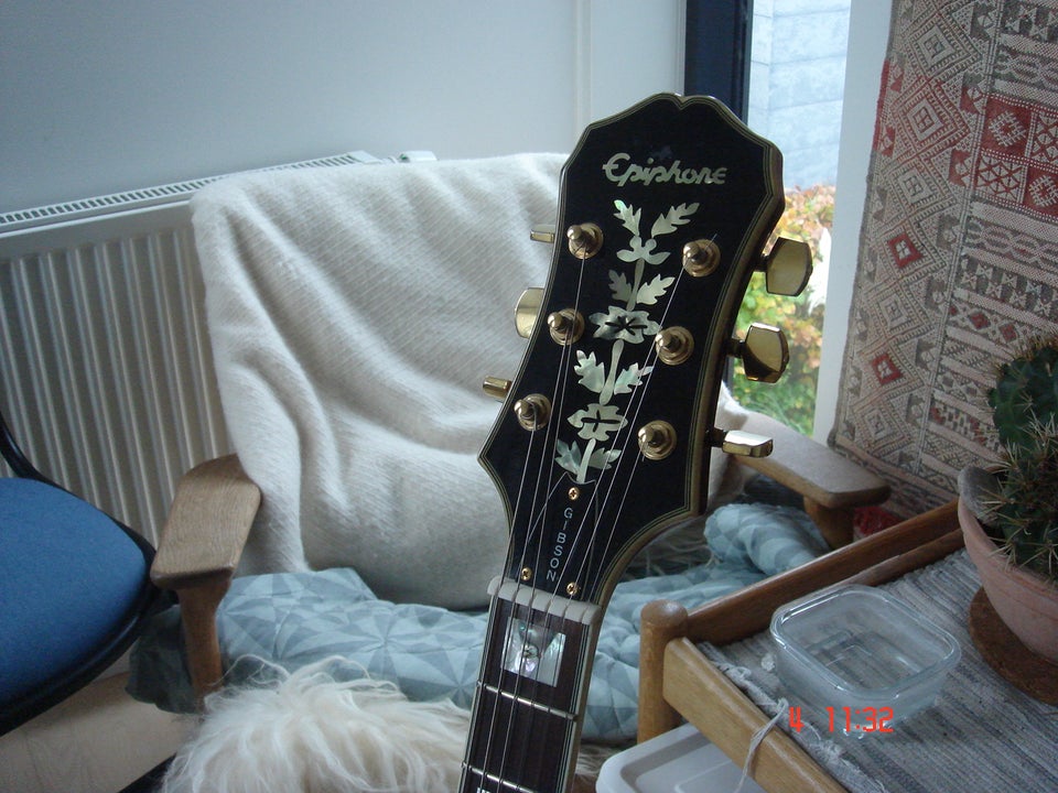 Halvakustisk, Epiphone Sheraton