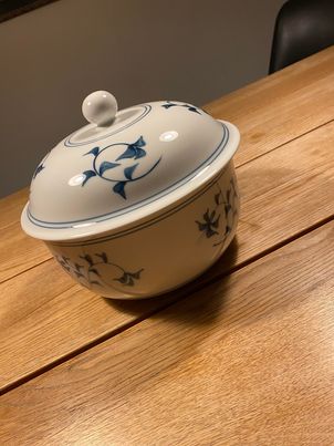 Porcelæn Lågfad / Tureen Royal