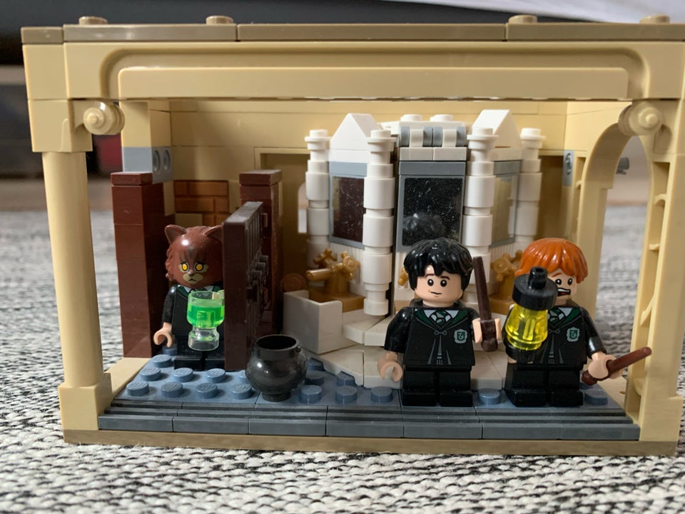 Lego Harry Potter, Pigernes toilet